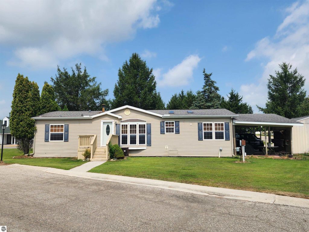 Image 1 of property listing at 3362 Lassie Drive, Alma, MI 48801