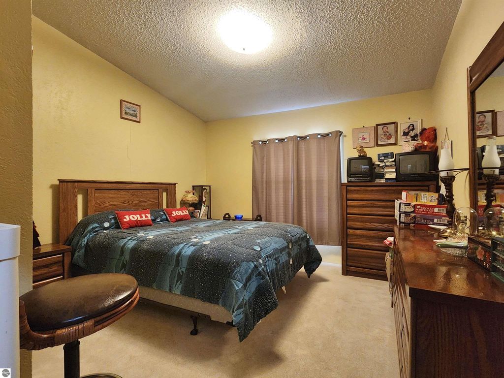 Image 22 of property listing at 3362 Lassie Drive, Alma, MI 48801