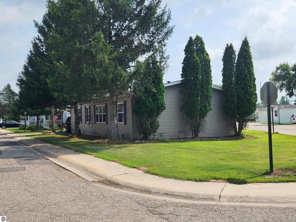 Image 35 of property listing at 3362 Lassie Drive, Alma, MI 48801