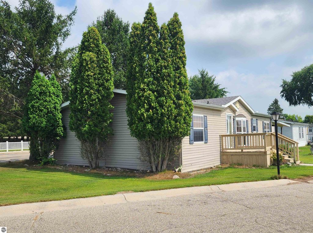 Image 36 of property listing at 3362 Lassie Drive, Alma, MI 48801