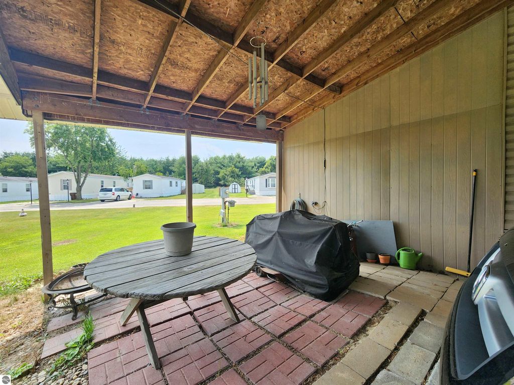 Image 40 of property listing at 3362 Lassie Drive, Alma, MI 48801