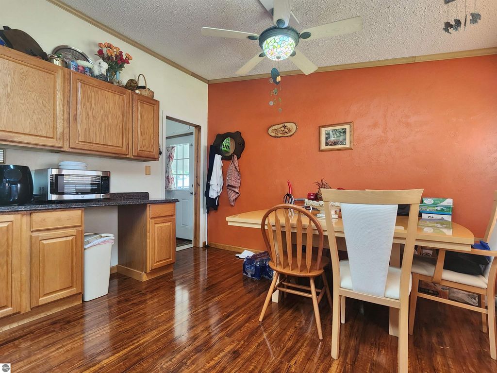 Image 5 of property listing at 3362 Lassie Drive, Alma, MI 48801