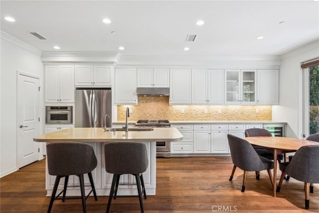 70 Lupari, Irvine, CA 92618