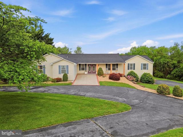 415 BARTS CHURCH RD, Hanover, PA 17331