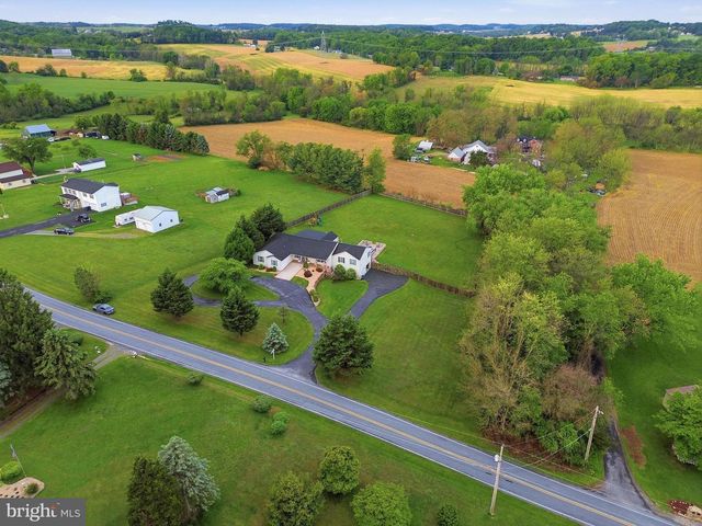 415 BARTS CHURCH RD, Hanover, PA 17331
