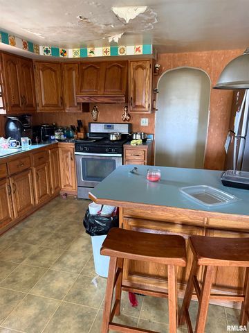 5243 S Williamsville Road, Sherman, IL 62684