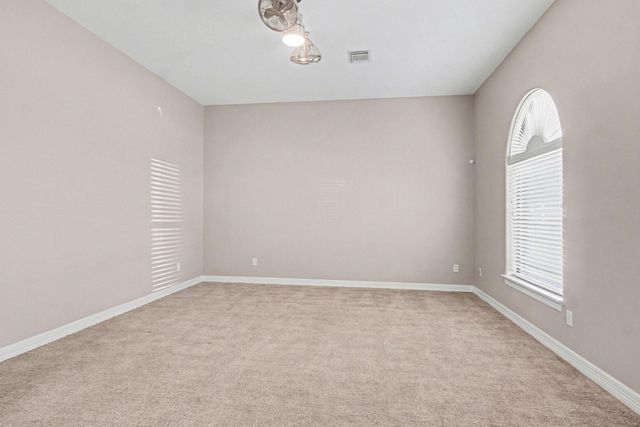 15569 Crown Oaks Drive, Montgomery, TX 77316