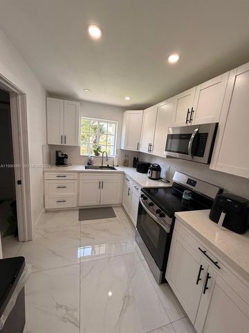 4900 NW 14th St, Lauderhill, FL 33313