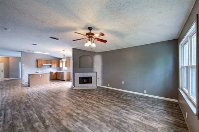 3240 BENT CREEK Drive, Denton, TX 76210