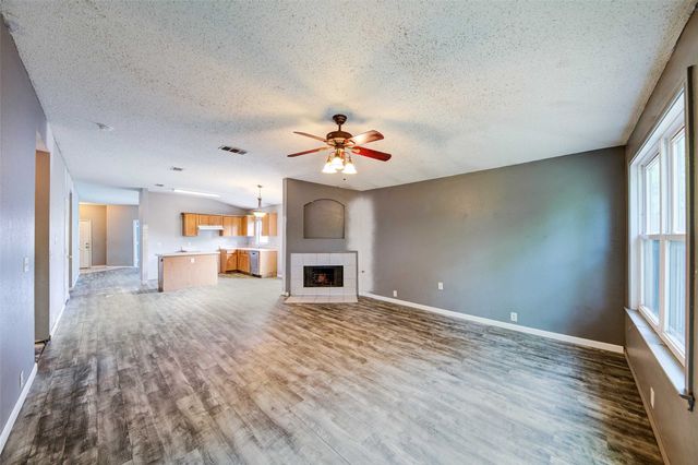 3240 BENT CREEK Drive, Denton, TX 76210