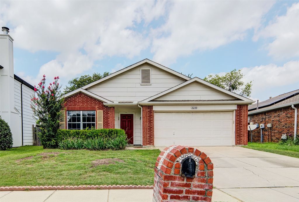 3240 BENT CREEK Drive, Denton, TX 76210