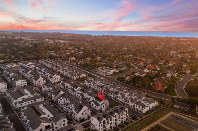 1602 San Remo Place 201, Encinitas, CA 92024