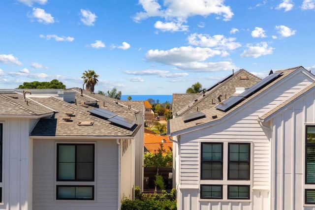 1602 San Remo Place 201, Encinitas, CA 92024