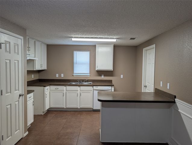 700 Flamingo Drive, Saginaw, TX 76131