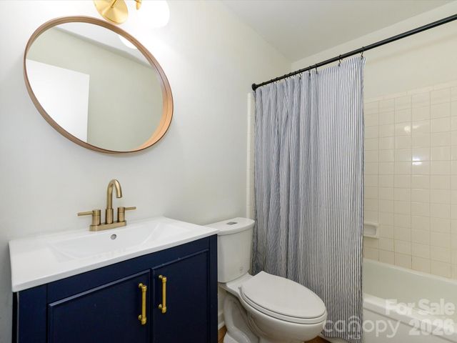 3738 Winding Creek Lane, Charlotte, NC 28226