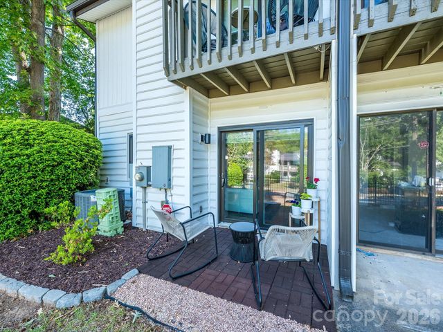 3738 Winding Creek Lane, Charlotte, NC 28226