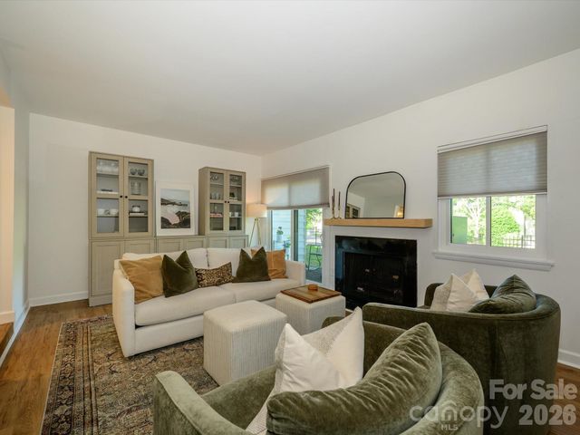 3738 Winding Creek Lane, Charlotte, NC 28226