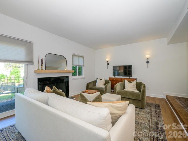 3738 Winding Creek Lane, Charlotte, NC 28226