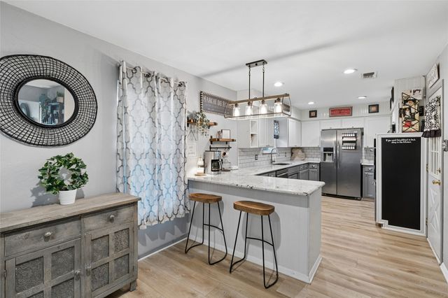 7420 Maple Drive, North Richland Hills, TX 76180