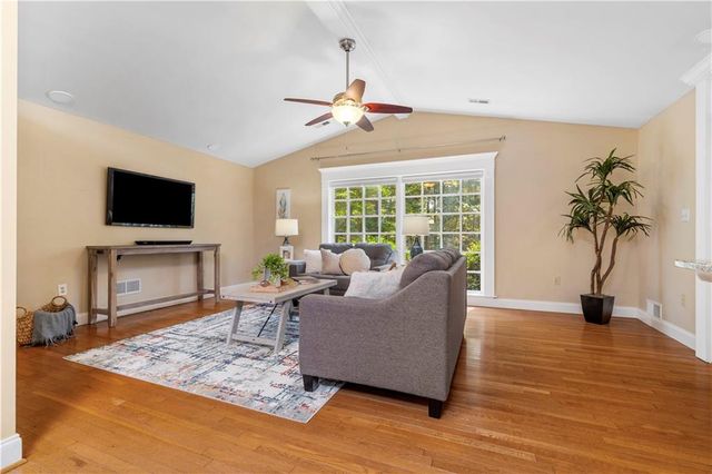 3755 Ashwood SE Drive, Smyrna, GA 30080