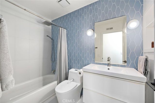 22561 Tula Drive, Saugus, CA 91350