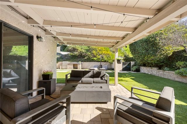 22561 Tula Drive, Saugus, CA 91350