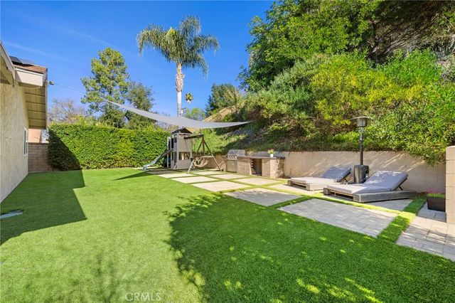 22561 Tula Drive, Saugus, CA 91350