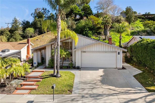 22561 Tula Drive, Saugus, CA 91350