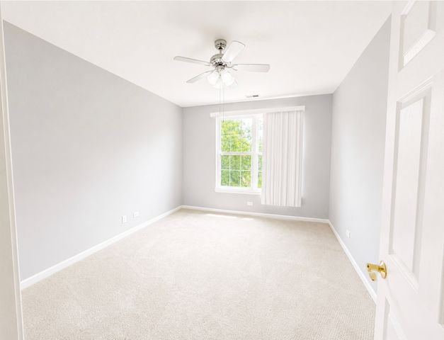 1361 Scarboro Road 404, Schaumburg, IL 60193