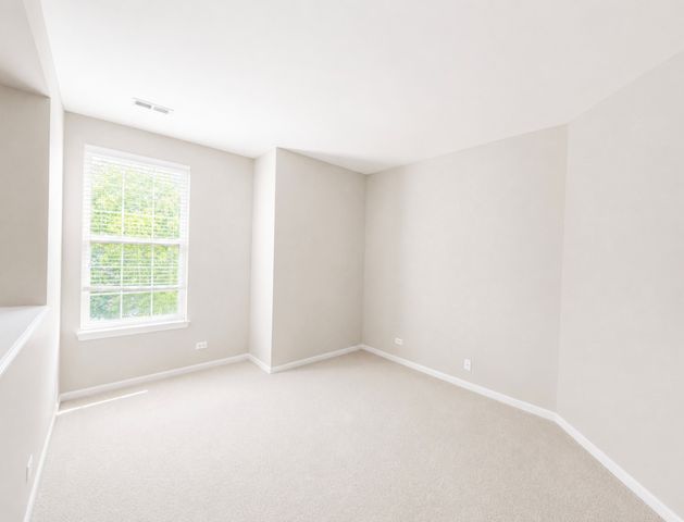 1361 Scarboro Road 404, Schaumburg, IL 60193