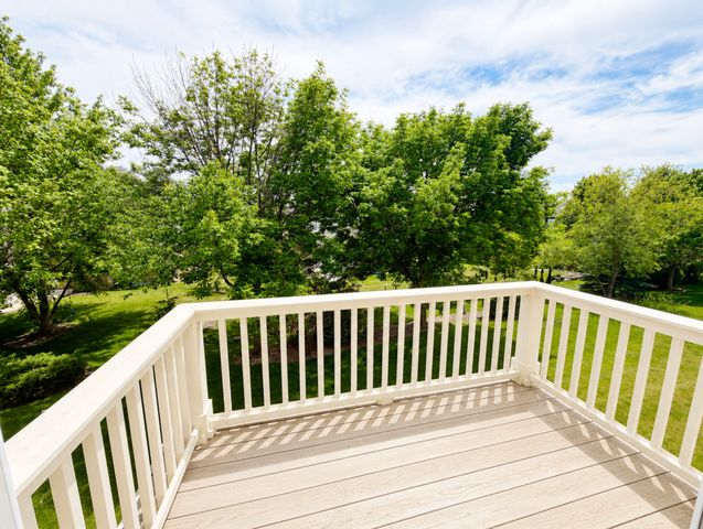 1361 Scarboro Road 404, Schaumburg, IL 60193