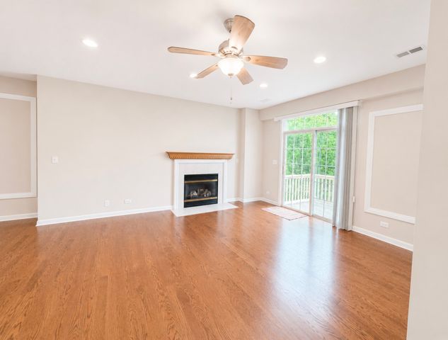 1361 Scarboro Road 404, Schaumburg, IL 60193