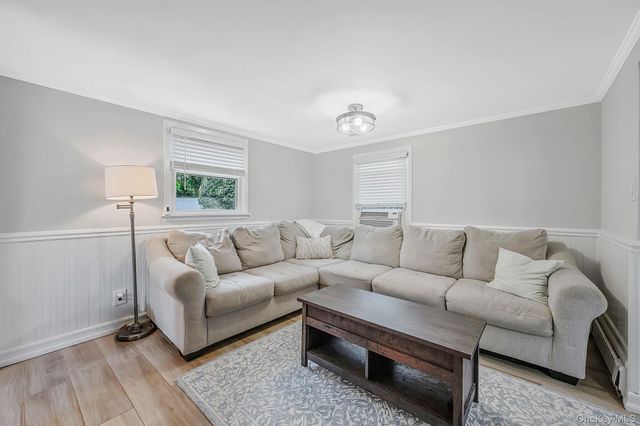 6 Gerek Avenue, West Islip, NY 11795