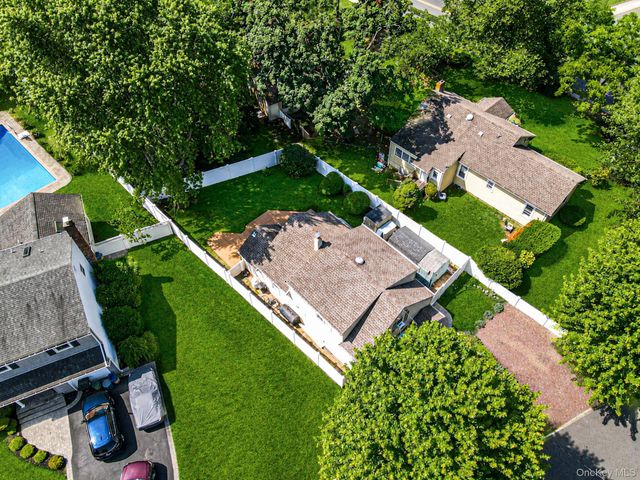 6 Gerek Avenue, West Islip, NY 11795