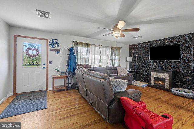 2187 NEWVILLE ROAD, Carlisle, PA 17015