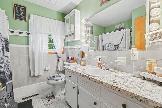 2187 NEWVILLE ROAD, Carlisle, PA 17015
