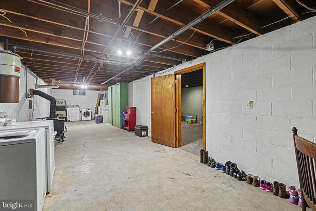 2187 NEWVILLE ROAD, Carlisle, PA 17015