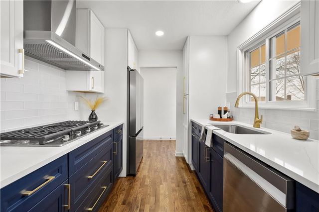 3520 W 93rd Street, Leawood, KS 66206