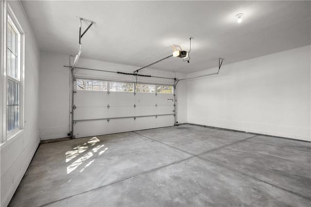 3520 W 93rd Street, Leawood, KS 66206