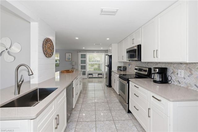 1717 SE 41st ST, Cape Coral, FL 33904