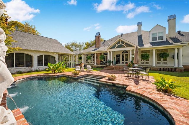 6206 TWIN BRIDGES Road, Alexandria, LA 71303