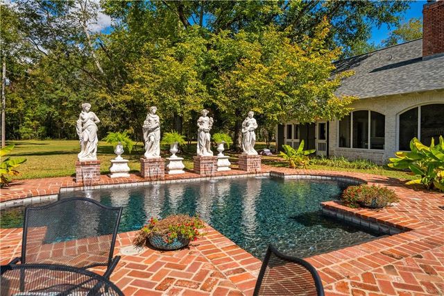 6206 TWIN BRIDGES Road, Alexandria, LA 71303