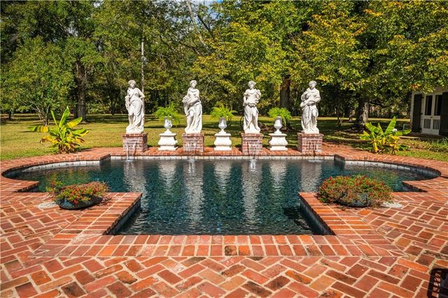 6206 TWIN BRIDGES Road, Alexandria, LA 71303