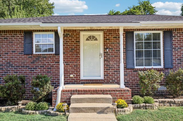 419 Harwell Ct, Hermitage, TN 37076