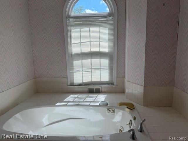 5135 Iron Gate Road, Bloomfield Hills, MI 48304
