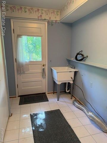 5135 Iron Gate Road, Bloomfield Hills, MI 48304