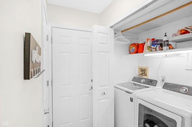 11004 Oakridge Drive, Fishers, IN 46038