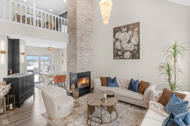 11004 Oakridge Drive, Fishers, IN 46038