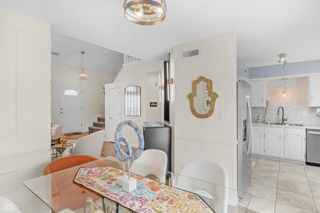 11004 Oakridge Drive, Fishers, IN 46038