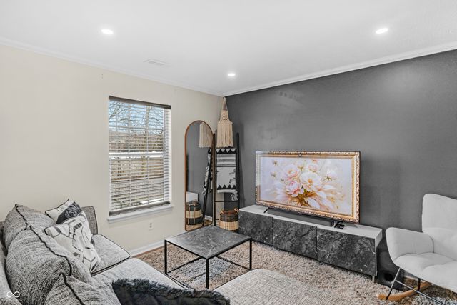 11004 Oakridge Drive, Fishers, IN 46038